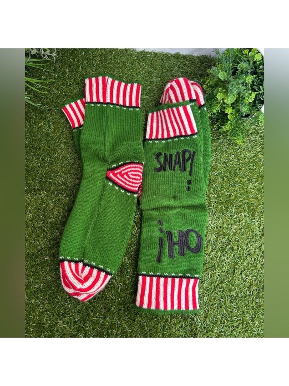 Whoopi Goldberg's "Wonderful and Silly" Green and Red Holiday Socks 2=M pair new